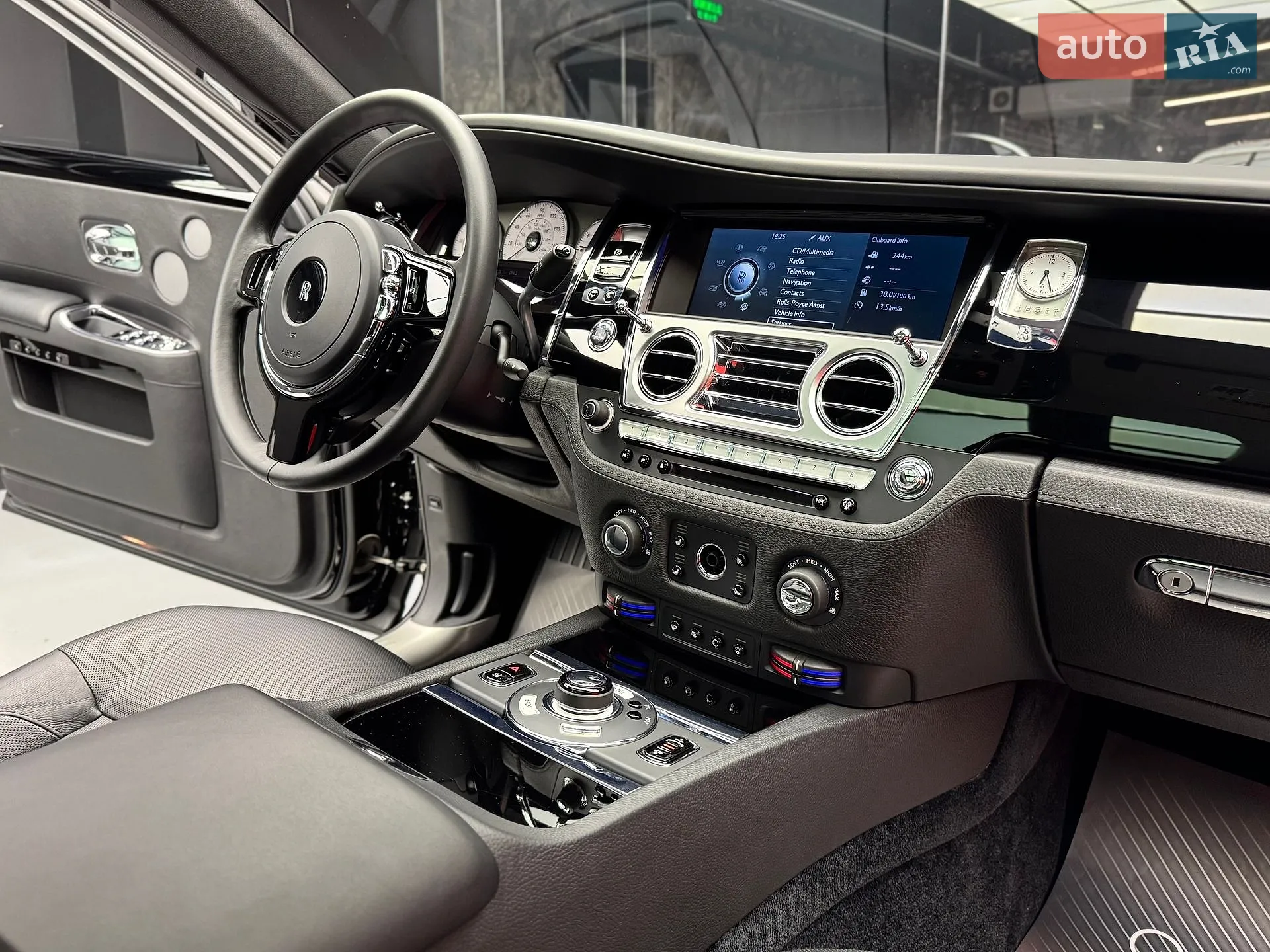 2010 Rolls-Royce Ghost - мініатюра 61
