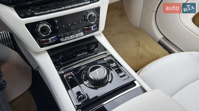 Купе Rolls-Royce Spectre 2024 в Киеве фото 51 Купе Rolls-Royce Spectre 2024 в Киеве