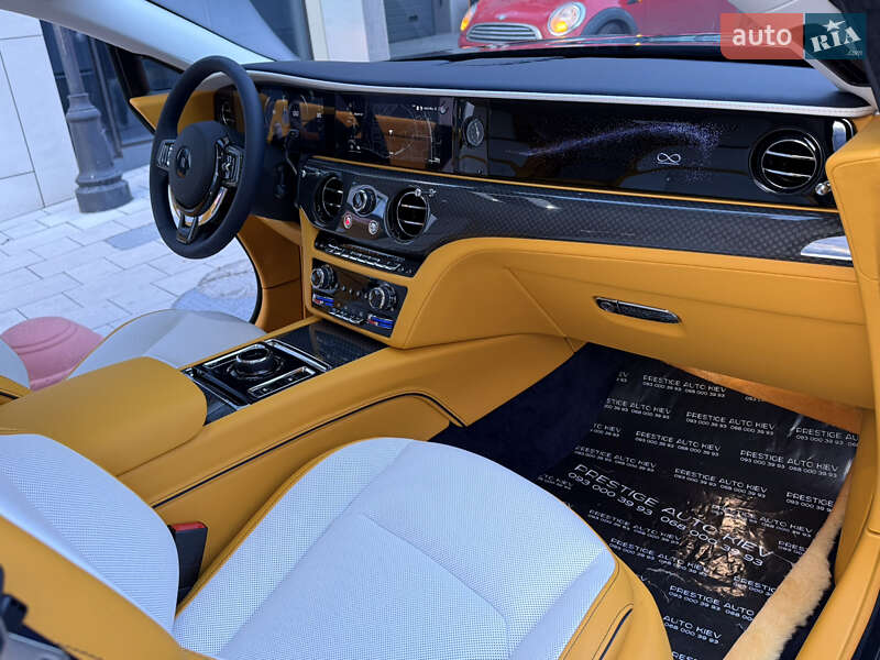 Купе Rolls-Royce Spectre 2025 в Киеве фото 54 Купе Rolls-Royce Spectre 2025 в Киеве