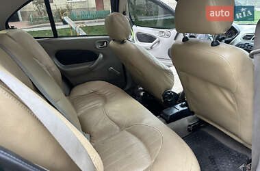 Хэтчбек Rover 200 1999 в 