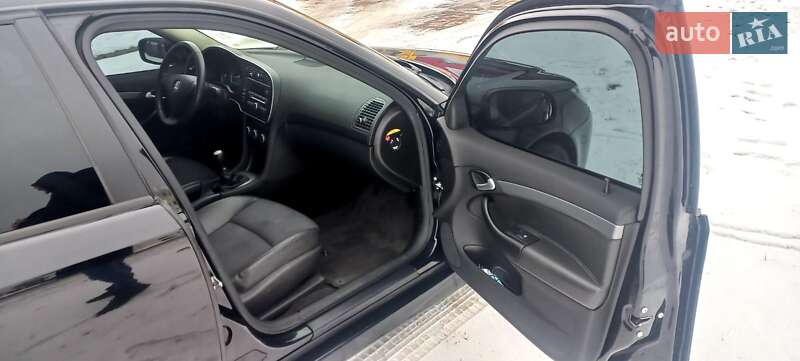 Седан Saab 9-3 2011 в Сарнах