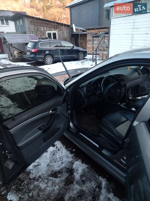 Седан Saab 9-3 2003 в Рахове