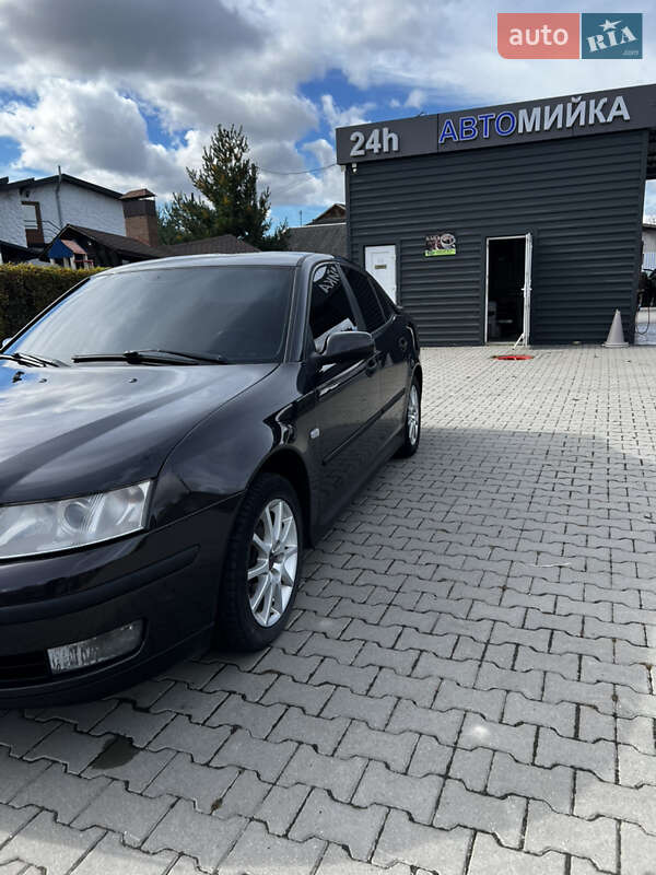 Седан Saab 9-3 2004 в Косове