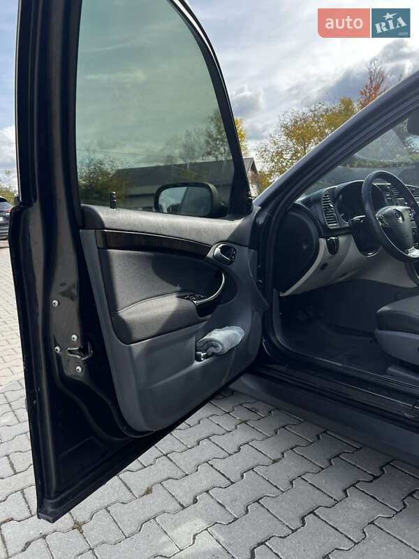Седан Saab 9-3 2004 в Косове