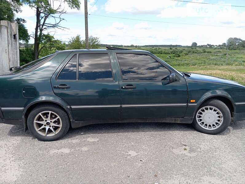 Седан Saab 9000 1995 в Березані
