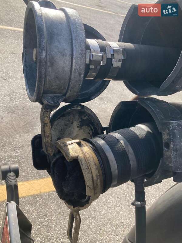 Цистерна полуприцеп SACIM SCX 2007 в Днепре