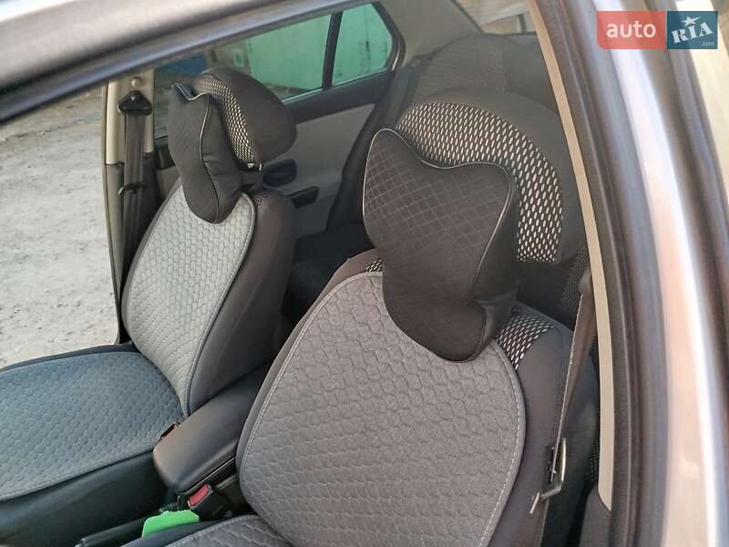 Седан Samand EL 2007 в Южноукраинске