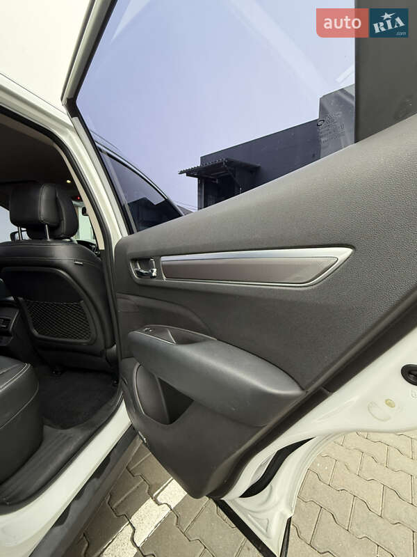 Внедорожник / Кроссовер Samsung QM6 2017 в Виннице