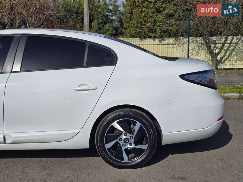 Седан Samsung SM3 2019 в Хмельницком