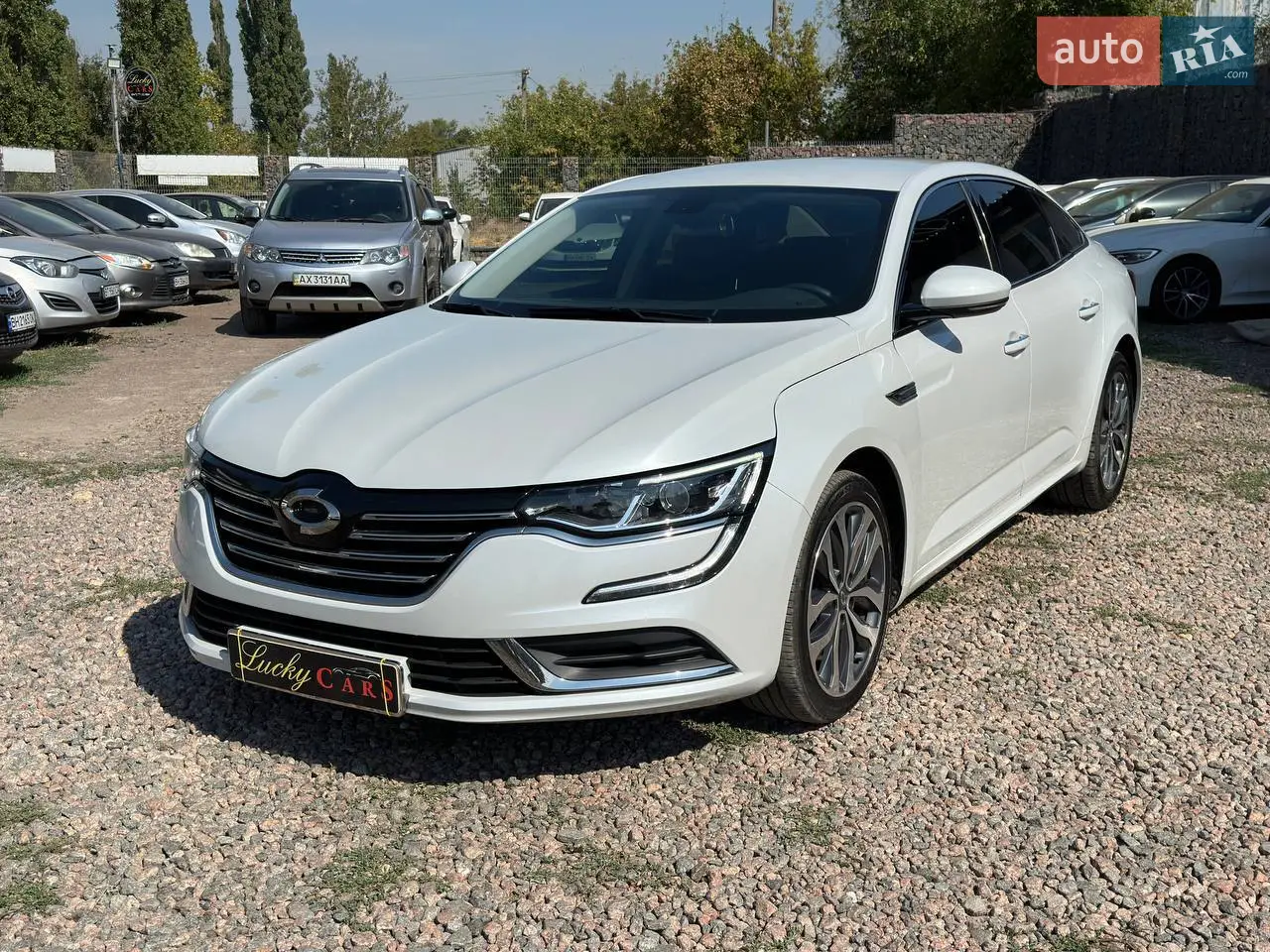 Автомобіль у відмінному технічному та візуальному стані. Повністю обслужений і не потребує вкладень. Оригінальний пробіг. Пройдено планове технічне обслуговування із заміною всіх необхідних рідин. Надійний 2 літровий двигун з відмінною динамікою та невеликою витратою палива. Гарна комплектація. Чистий та доглянутий шкіряний салон у відмінному стані, великий монітор, камера заднього виду, парктронік, двох зонний клімат контроль, підігрів та вентиляція сидінь, електропривід сидінь, підігрів керма, музика BOSE, безключовий доступ та безліч додаткових опцій для комфортної їзди.
Додаткова інформація за телефоном.
Можливий розрахунок у USDT.