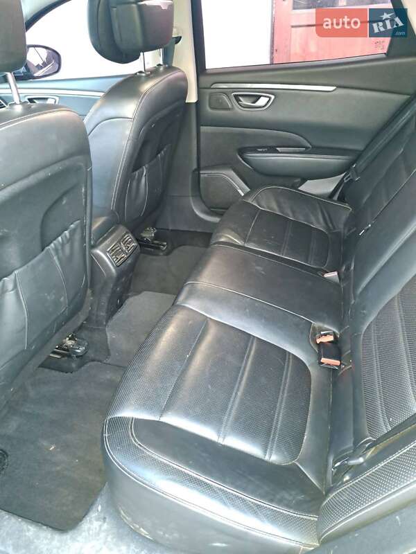 Седан Samsung SM6 2016 в Белгороде-Днестровском