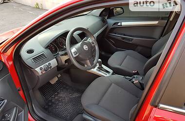 Хэтчбек Saturn Astra 2008 в 