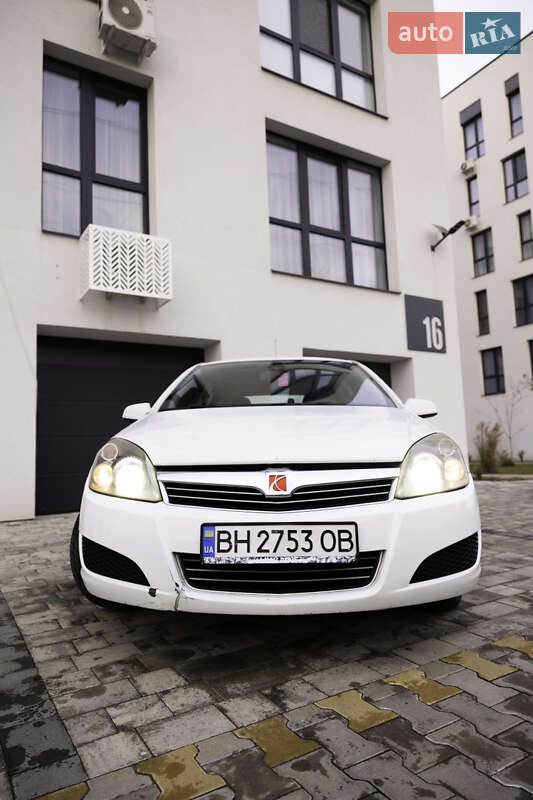 Хэтчбек Saturn Astra 2007 в Ужгороде