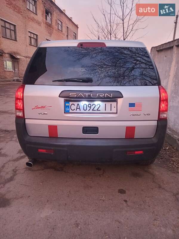 Позашляховик / Кросовер Saturn Vue 2004 в 