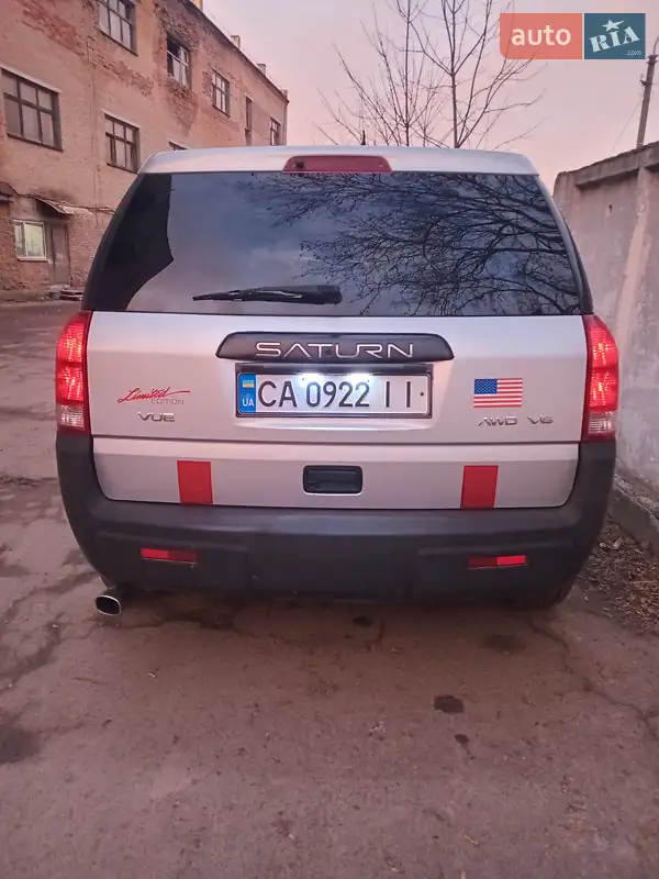 Позашляховик / Кросовер Saturn Vue 2004 в 