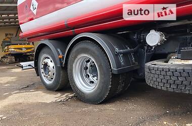 Бензовоз Scania 94 2001 в 