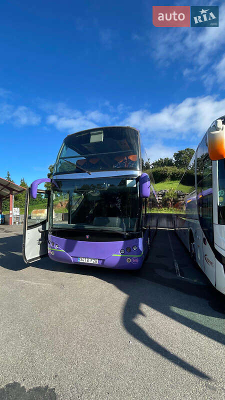 Туристичний / Міжміський автобус Scania CN 2008 в Чернівцях