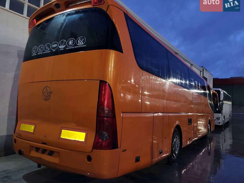 Туристический / Междугородний автобус Scania Irizar 2005 в Черновцах