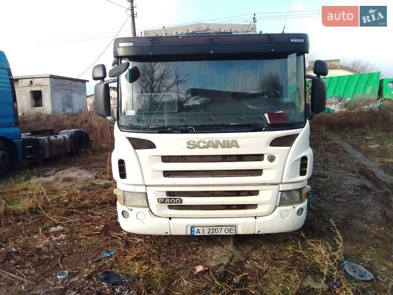 Тягач Scania P 2011 в 