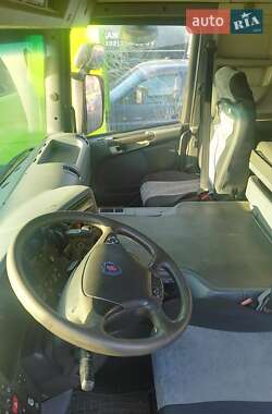 Тягач Scania P 2012 в 