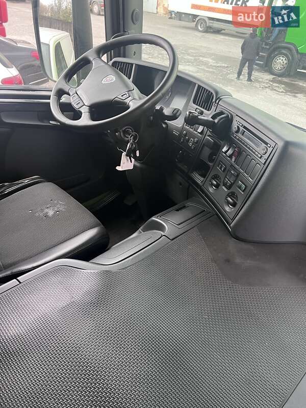 Тягач Scania P 2013 в Львові