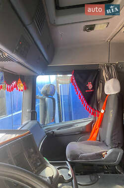 Тягач Scania R 124 2001 в 