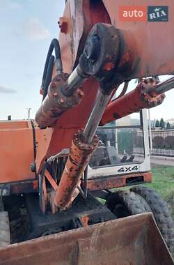 Колесный экскаватор Schaeff HML 1997 в 