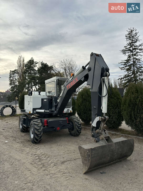 Колесный экскаватор Schaeff HML 1989 в Черновцах