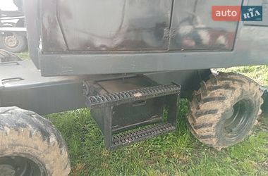 Екскаватор навантажувач Schaeff HML 1994 в Чернівцях