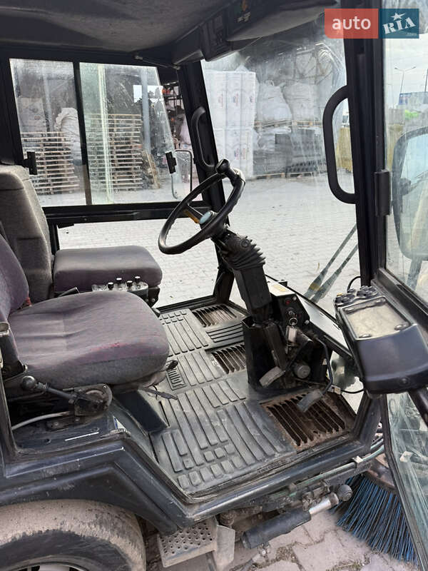 Уборочная машина SCHMIDT Swingo 2006 в Владимире фото 6 Уборочная машина SCHMIDT Swingo 2006 в Владимире