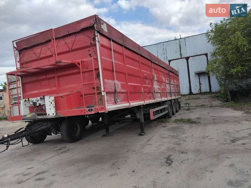 Бортовий напівпричіп Schmitz Cargobull AWF 18 2007 в 