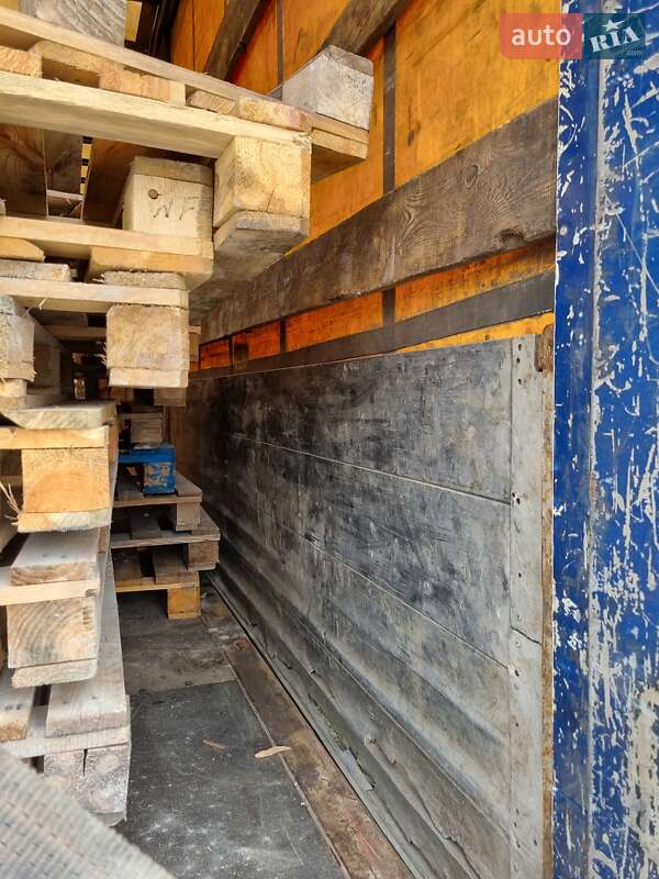 Бортовой полуприцеп Schmitz Cargobull BWP 2001 в 