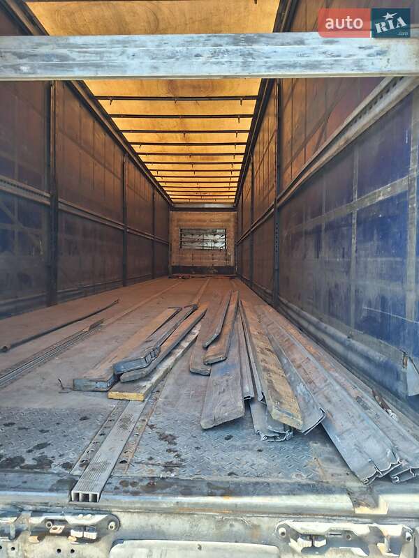 Платформа Schmitz Cargobull Cargobull 2011 в Мукачевому