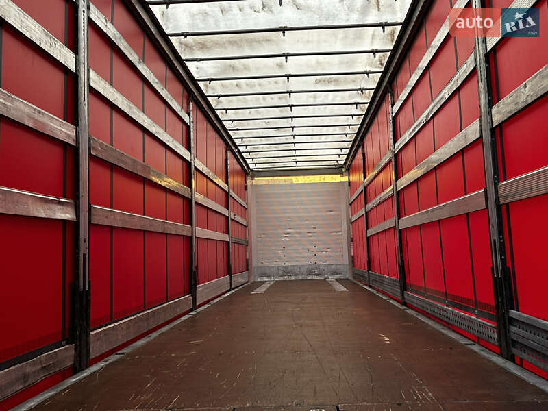 Тентований борт (штора) - напівпричіп Schmitz Cargobull Cargobull 2014 в Умані