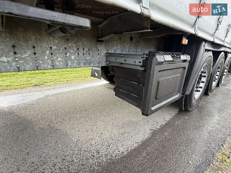 Тентований борт (штора) - напівпричіп Schmitz Cargobull Cargobull 2015 в Надвірній