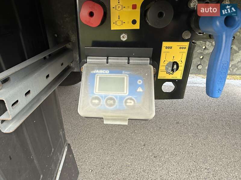 Тентований борт (штора) - напівпричіп Schmitz Cargobull Cargobull 2015 в Надвірній