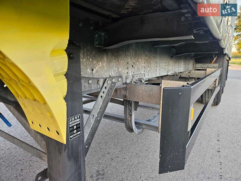 Тентований борт (штора) - напівпричіп Schmitz Cargobull Cargobull 2015 в Надвірній