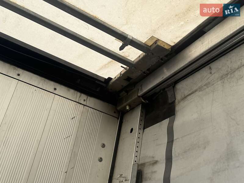 Бортовой полуприцеп Schmitz Cargobull Cargobull 2014 в Ровно