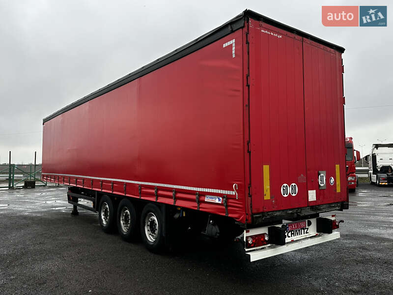 Тентований борт (штора) - напівпричіп Schmitz Cargobull Cargobull 2011 в Умані