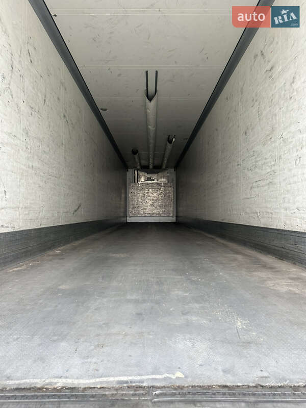 Рефрижератор полуприцеп Schmitz Cargobull Cargobull 2004 в Умани