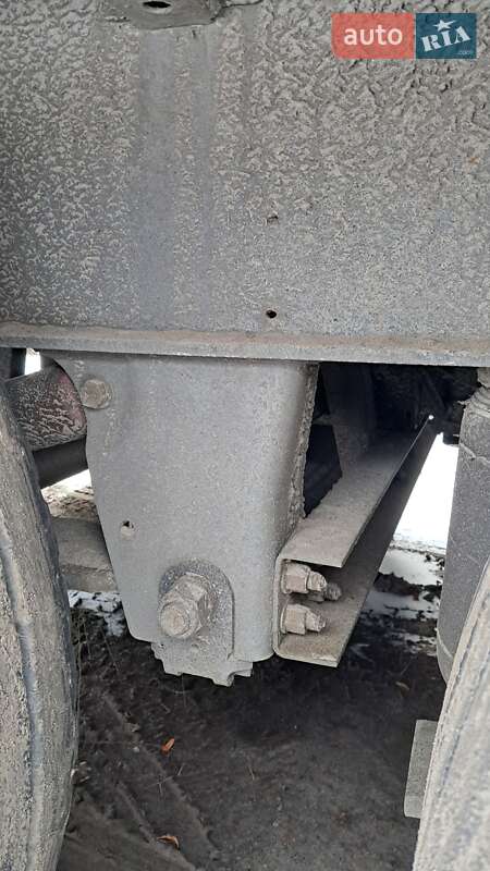 Бортовий напівпричіп Schmitz Cargobull Cargobull 2004 в Ратному