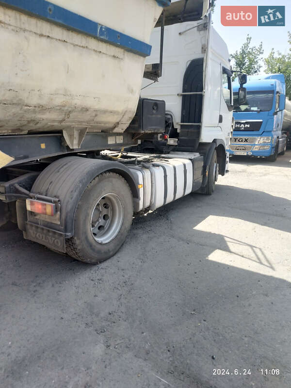 Самоскид напівпричіп Schmitz Cargobull Gotha 2004 в Ізмаїлі
