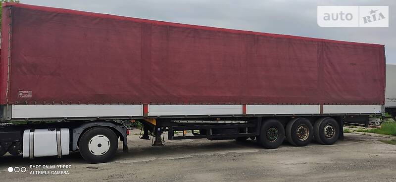 Бортовой полуприцеп Schmitz Cargobull S01 2007 в Мукачево