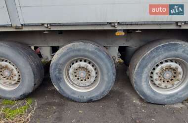 Борт Schmitz Cargobull S01 2003 в Львові