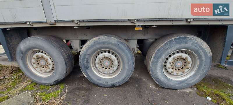 Борт Schmitz Cargobull S01 2003 в Львові