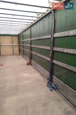 Бортовой полуприцеп Schmitz Cargobull S01 2010 в 