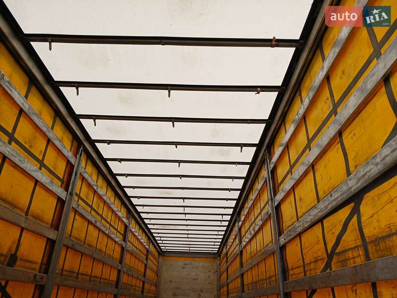 Бортовой полуприцеп Schmitz Cargobull S01 2005 в Чернигове