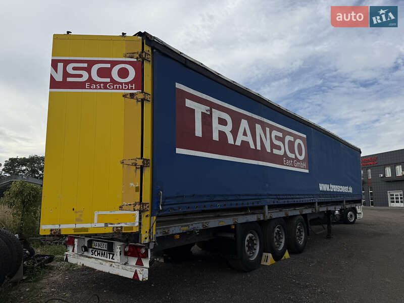 Бортовой полуприцеп Schmitz Cargobull S01 2002 в Киеве