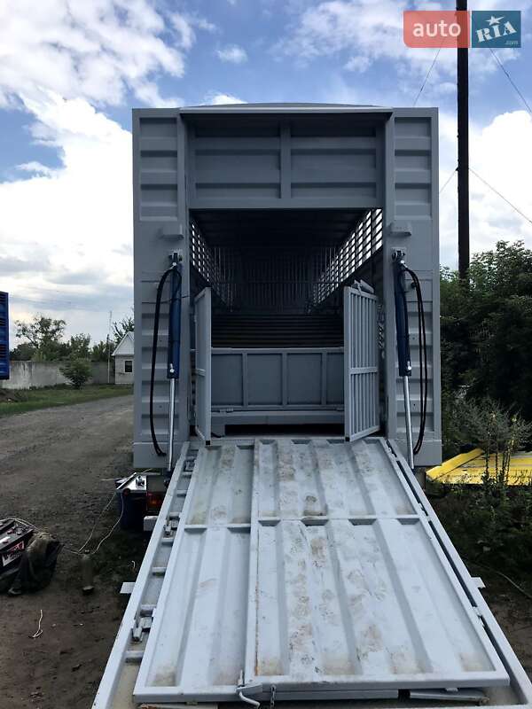 Для перевезення тварин - напівпричіп Schmitz Cargobull S01 2008 в Кременчуці
