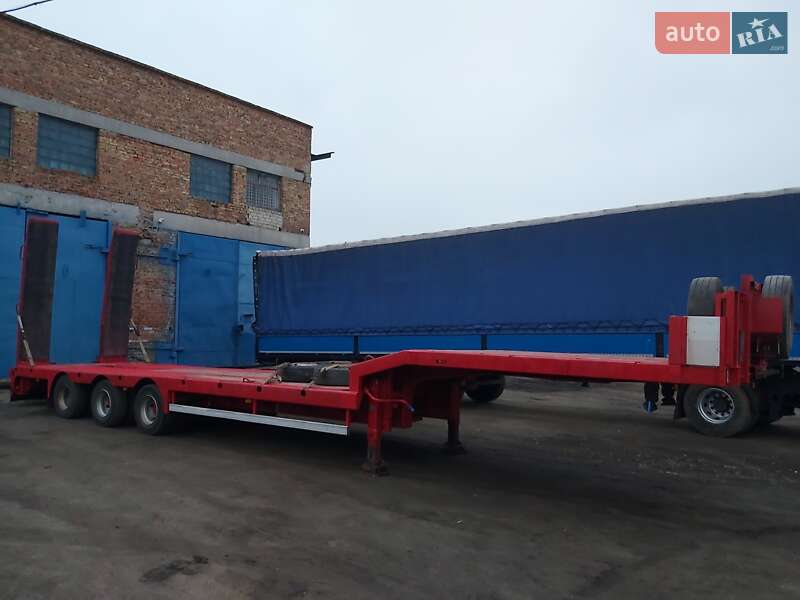 Низкорамная платформа Schmitz Cargobull SAF 2008 в Виннице